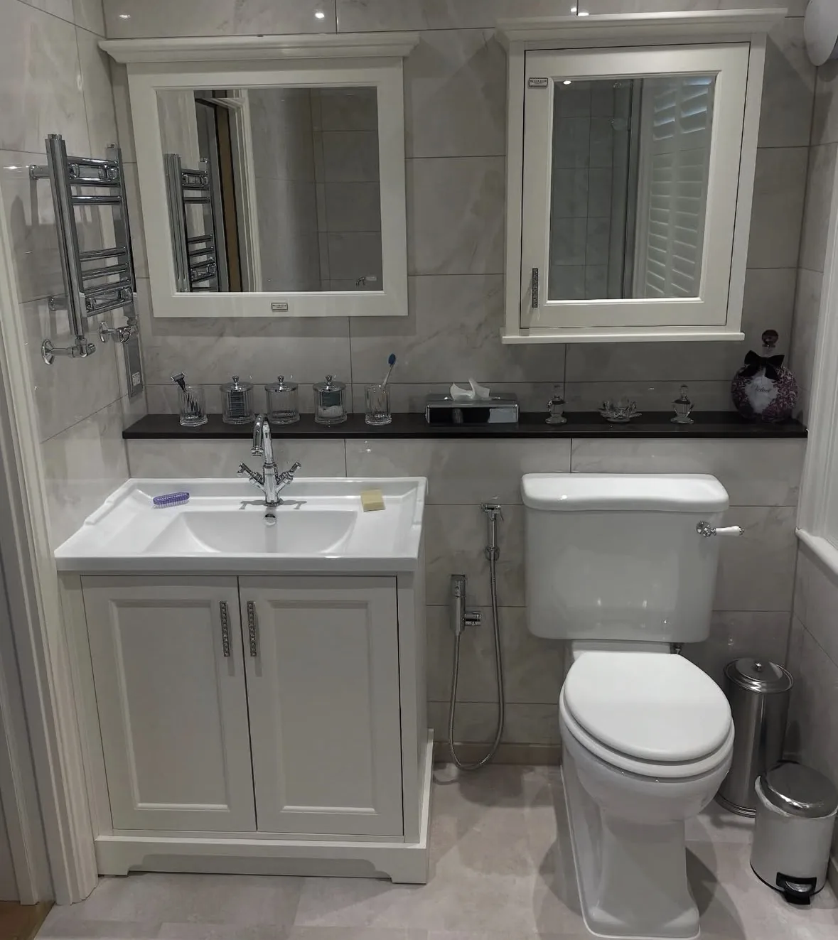 Vanity unit and toilet
